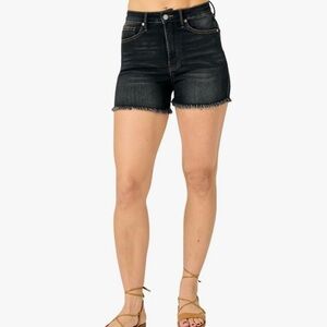 Judy Blue Tummy Control Fray Hem Shorts in Black